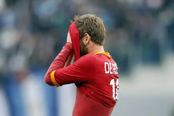 "Рома" бие шута на аса си