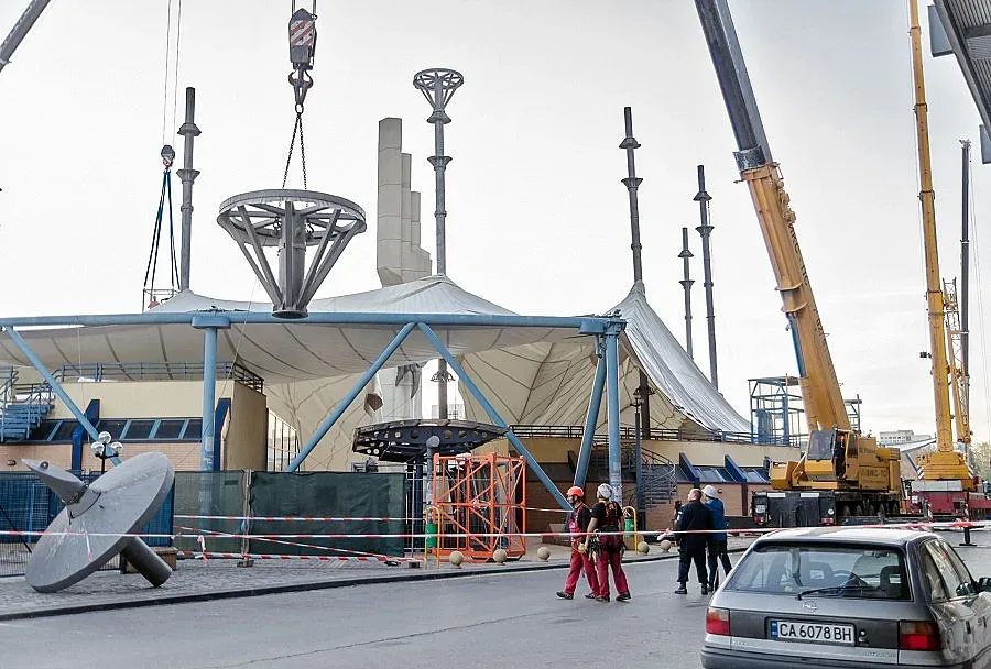 Свалят "Гащите на Софиянски"