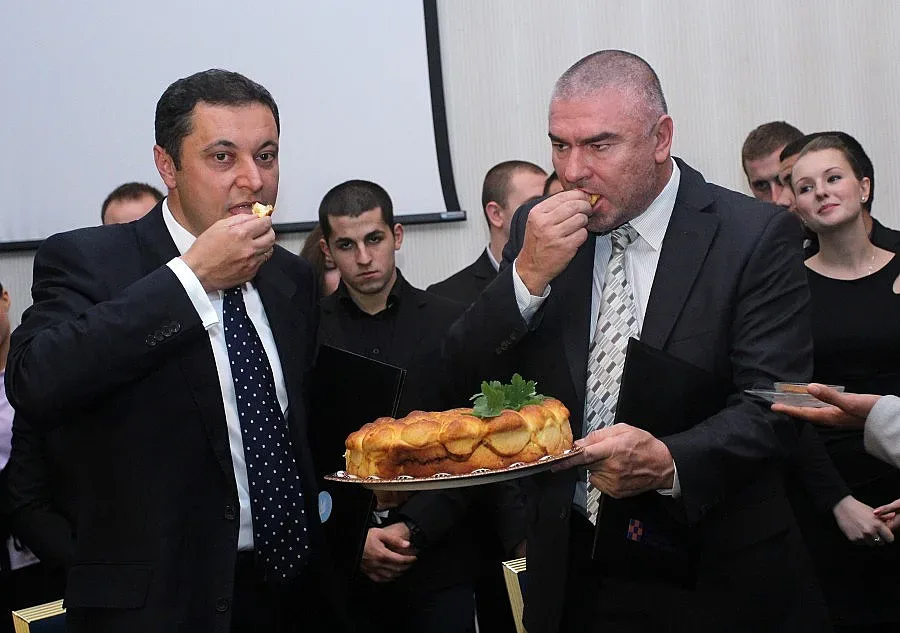 Яне и Марешки в общ отбор за изборите