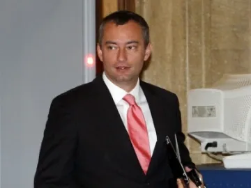 Николай Младенов чака гости в кабинета си