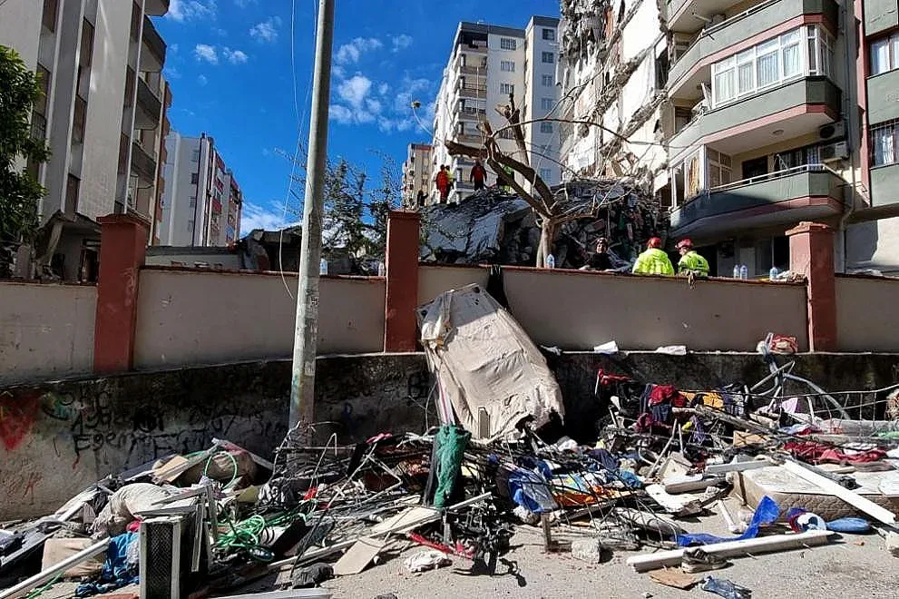 Сеизмолог с остро предупреждение. Опасност от 6 по Рихтер