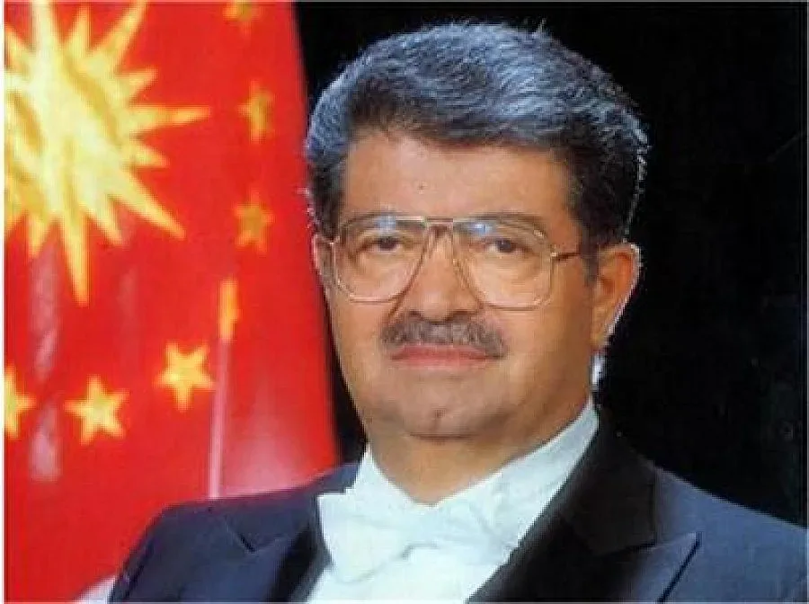 Скандал с костите на Тургут Йозал