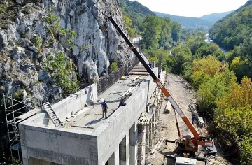 Шамаросаха лоши шефове с 14 милиона  