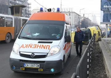 Чакат линейка 40 минути за задушено дете