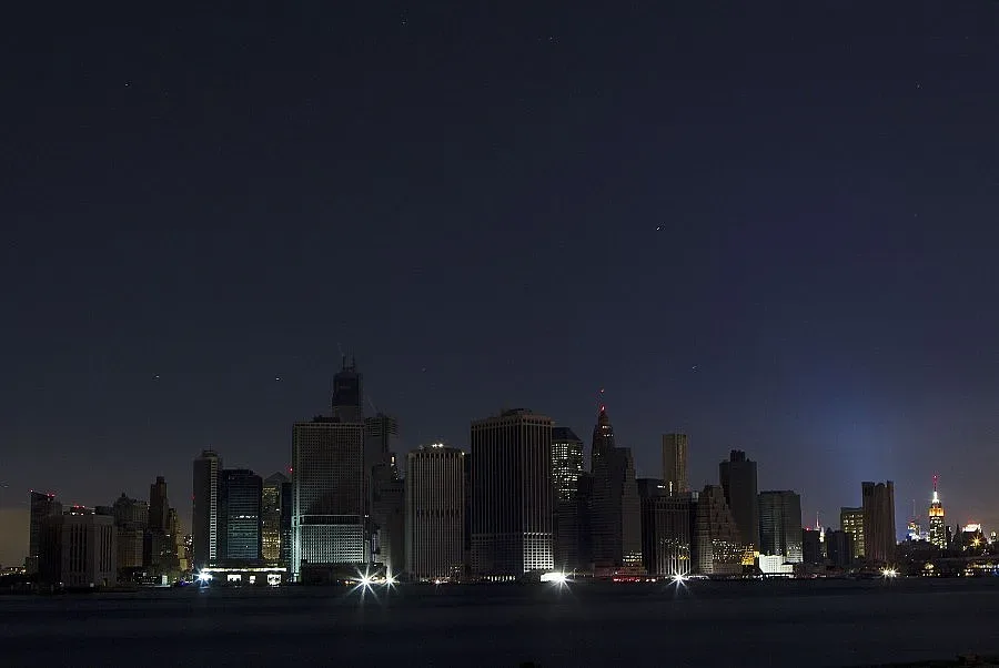 Санди потопи Ню Йорк в дизел