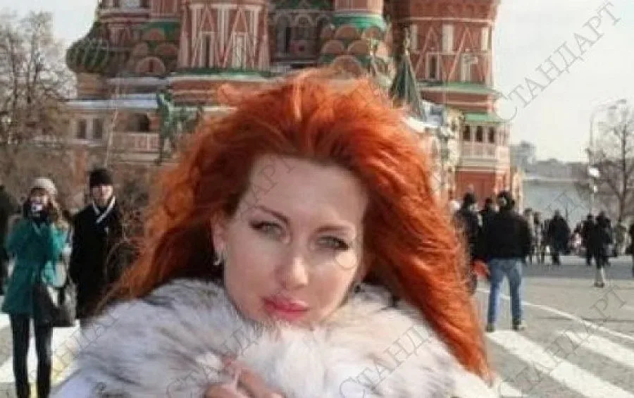 Антония Петрова сложи руската корона