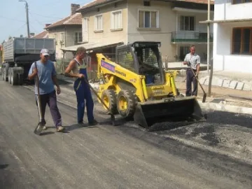 Строят пътищата с отпадъци