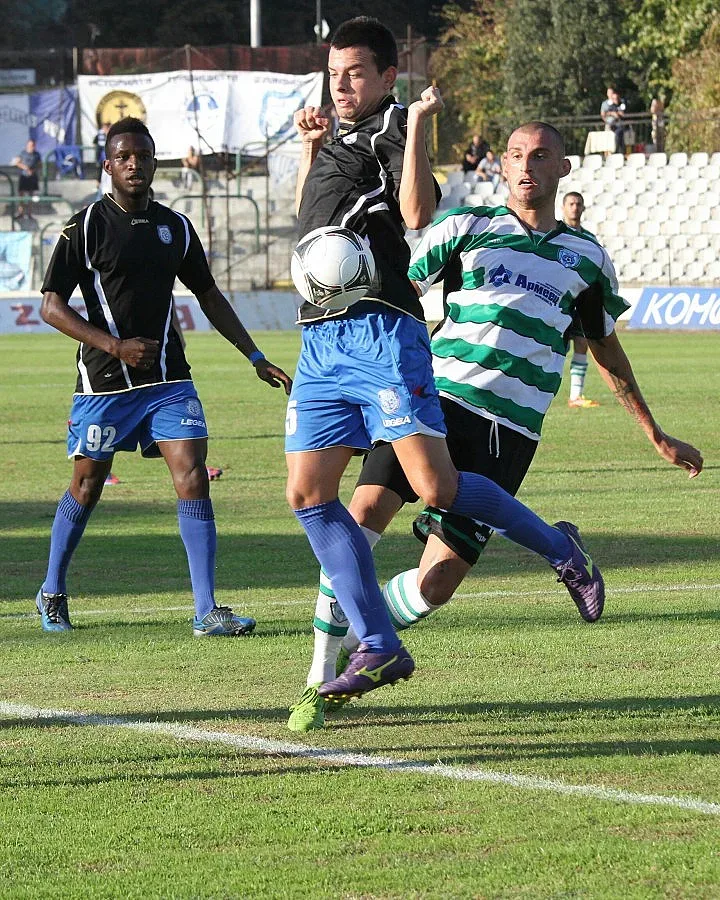 Пежо дава пари на "Черноморец"