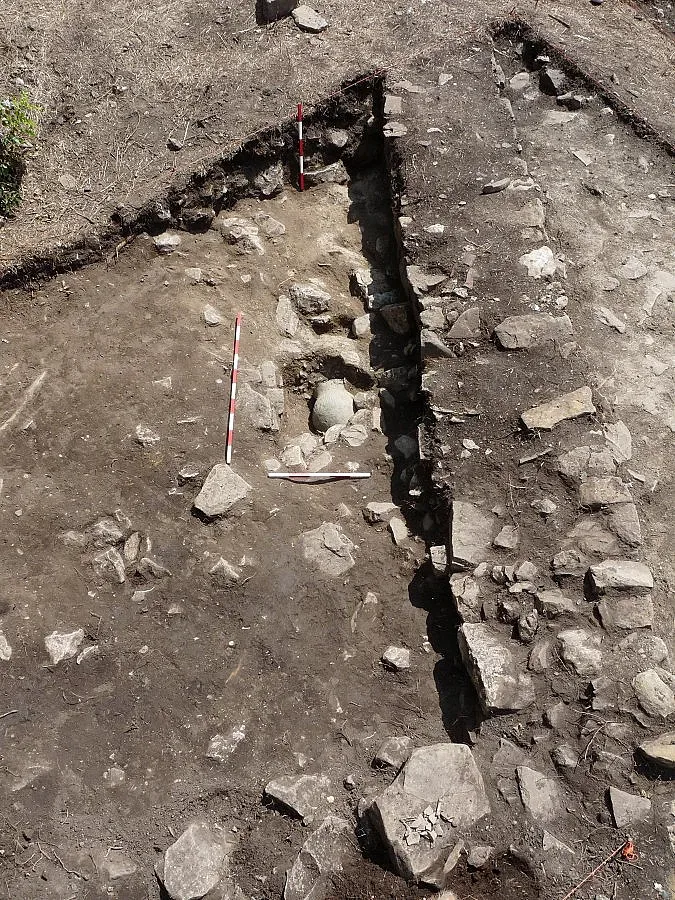 Откриха древен сейф на Трапезица