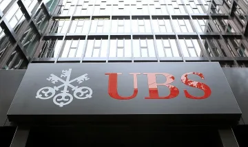 Швейцарска банка реже 10 000 служители