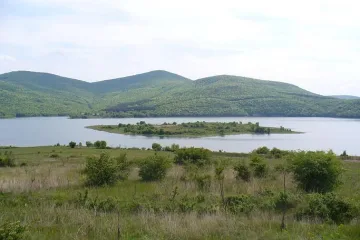 Наблюдават водоемите в Старозагоско