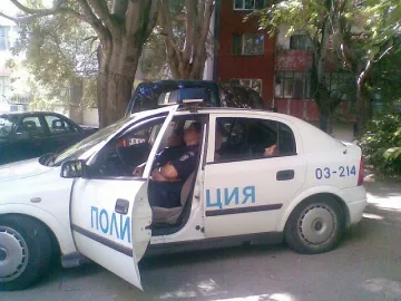 Изправят пред съд автора на фотото със спящите полицаи