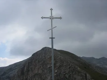 Монтираха кръст на връх за 100 г. свобода