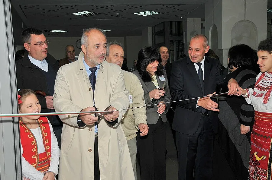 Сградата на властта в Монтана светна в нова премяна