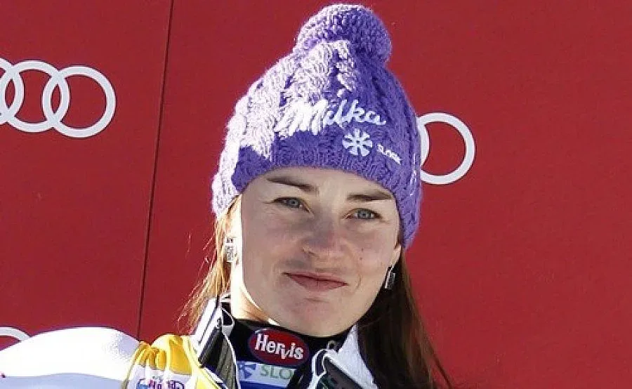 Тина Мазе би в мъглата