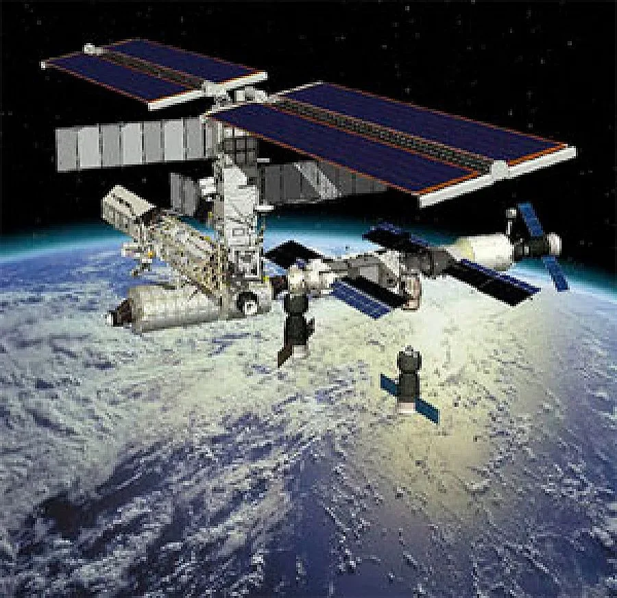 Облак от космически боклук заплашва МКС