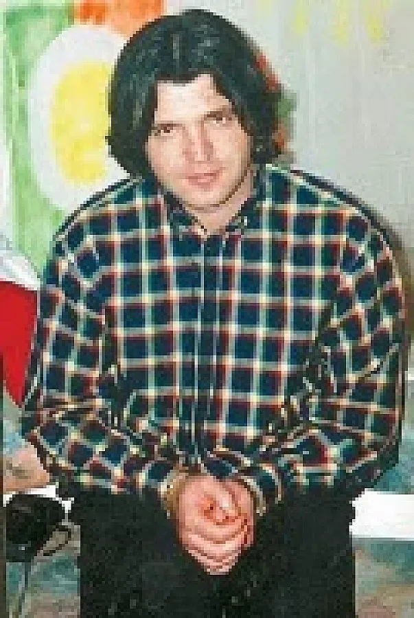 Крадец пише в килия книга за Райко Кръвта