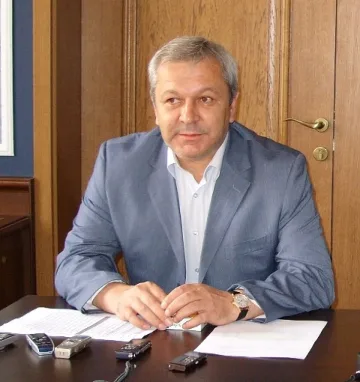 Велчев поиска имунитета на двама депутати