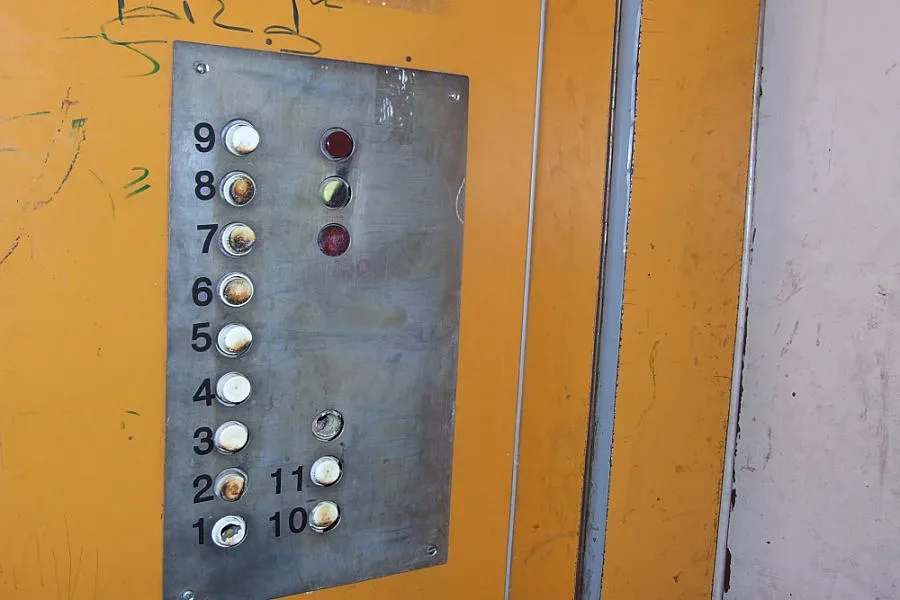 Две трети от асансьорите за ремонт