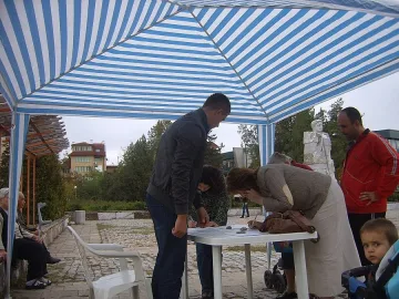 Стотици се подписаха за ордена на ген. Делов