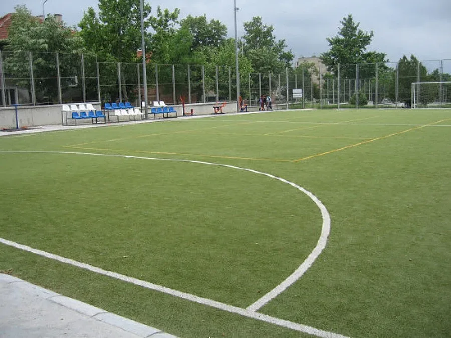 Палим лампите на стадион с есемес