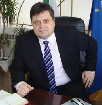 Искат условна присъда за ексгубернатор