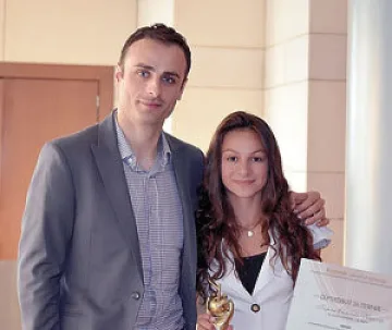 Момичето амфибия разплака Бербо