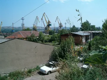 Пияна шофьорка се натресе в билборд