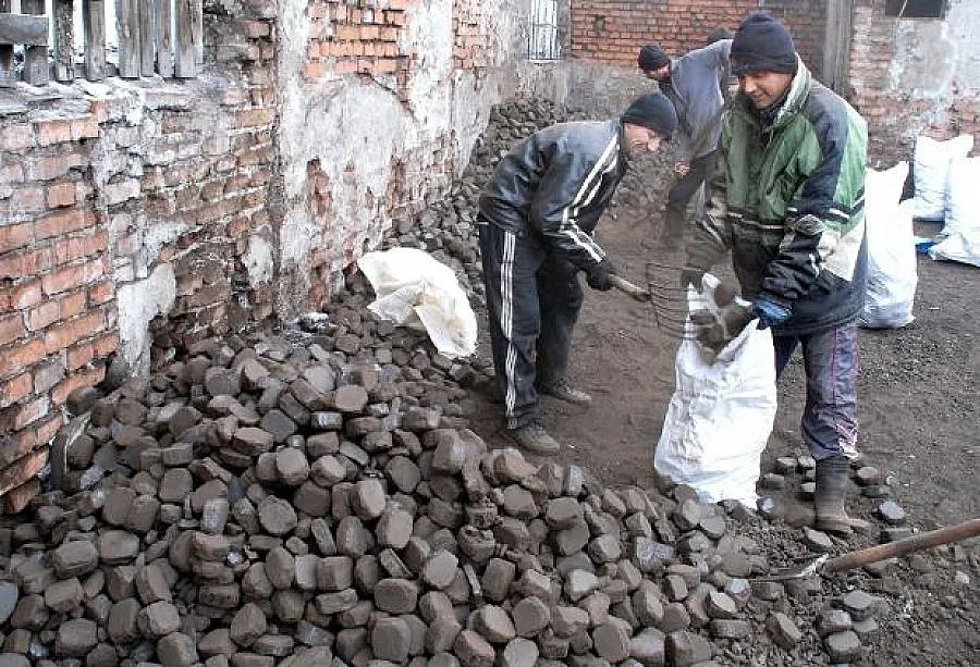 Търговци правят трикове за въглищата