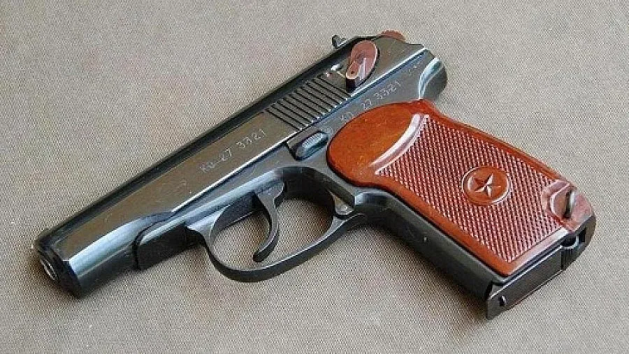 Мъж си забрави пистолета в хранителен магазин