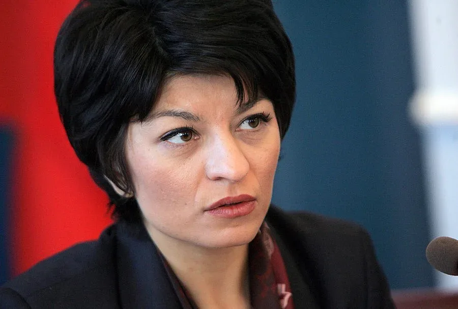 Атанасова: Престъпен менижмънт ликвидира болници