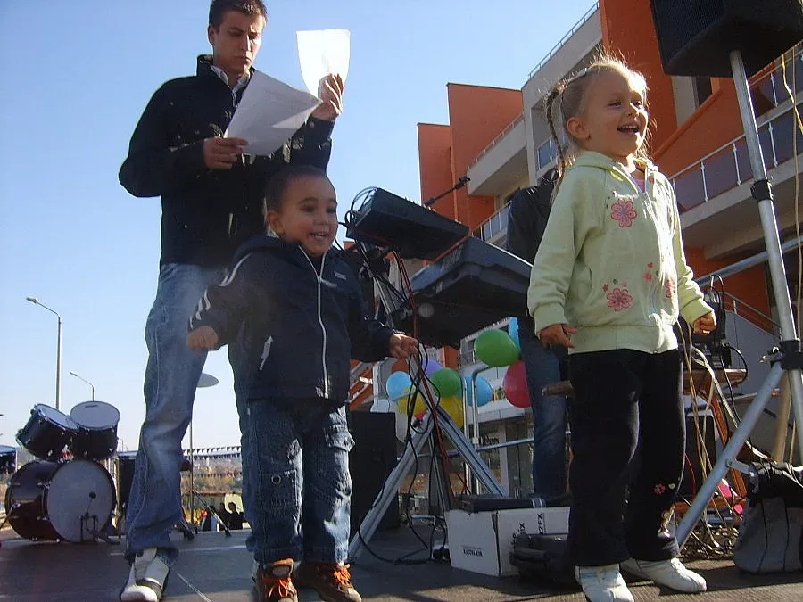 Хлапета вдигат Кула на мечтите