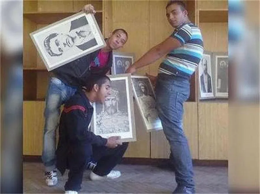 Фейсбук настръхна срещу гавра с Апостола