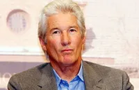 Ричард Гиър задява чужди жени    