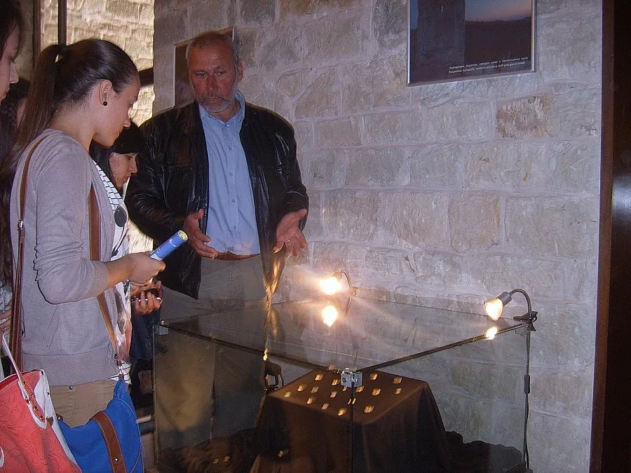 Показват златното съкровище на Перперикон