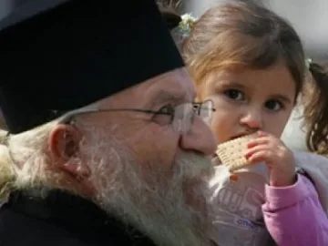 Дами с SOS акция за отец Иван