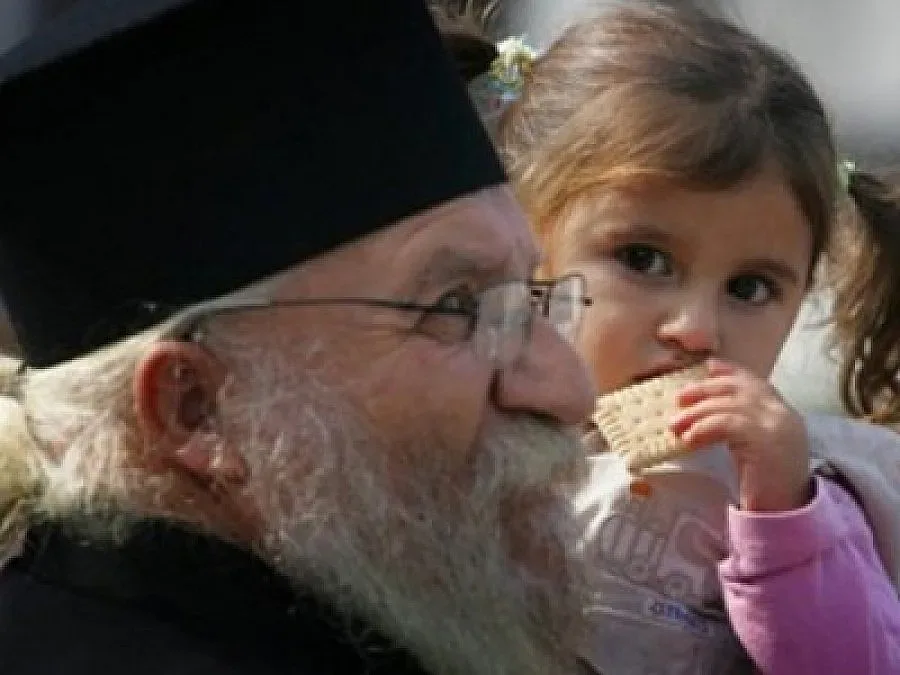 Дами с SOS акция за отец Иван