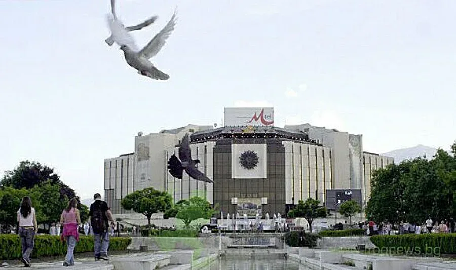 Скинари пребили двама авфганистанци до НДК