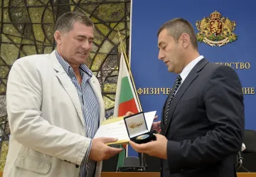 Свилен Нейков с медал за заслуги в леката атлетика