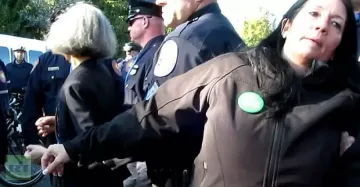 Арестуваха кандидат за дебат с Обама и Ромни