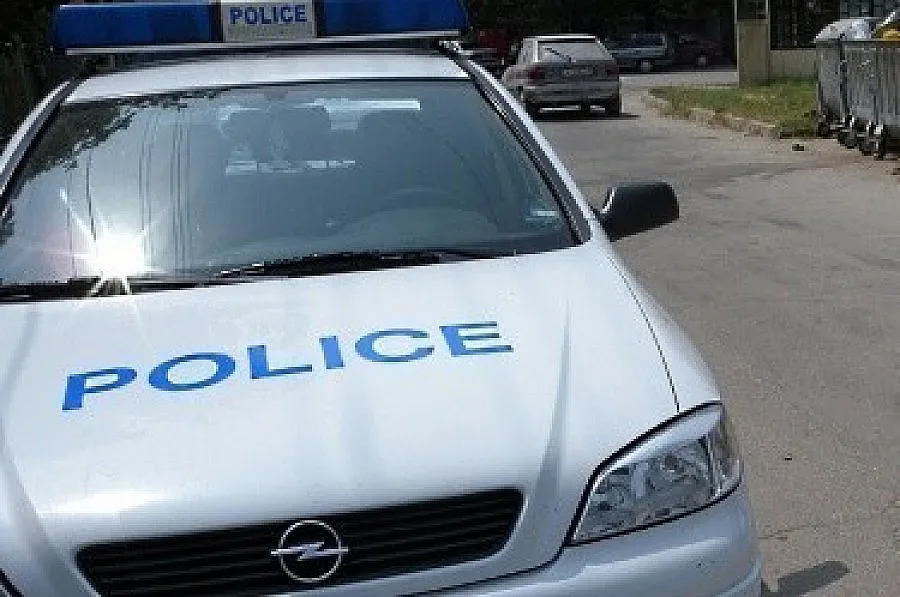 Трима маскирани ограбиха бизнесдама