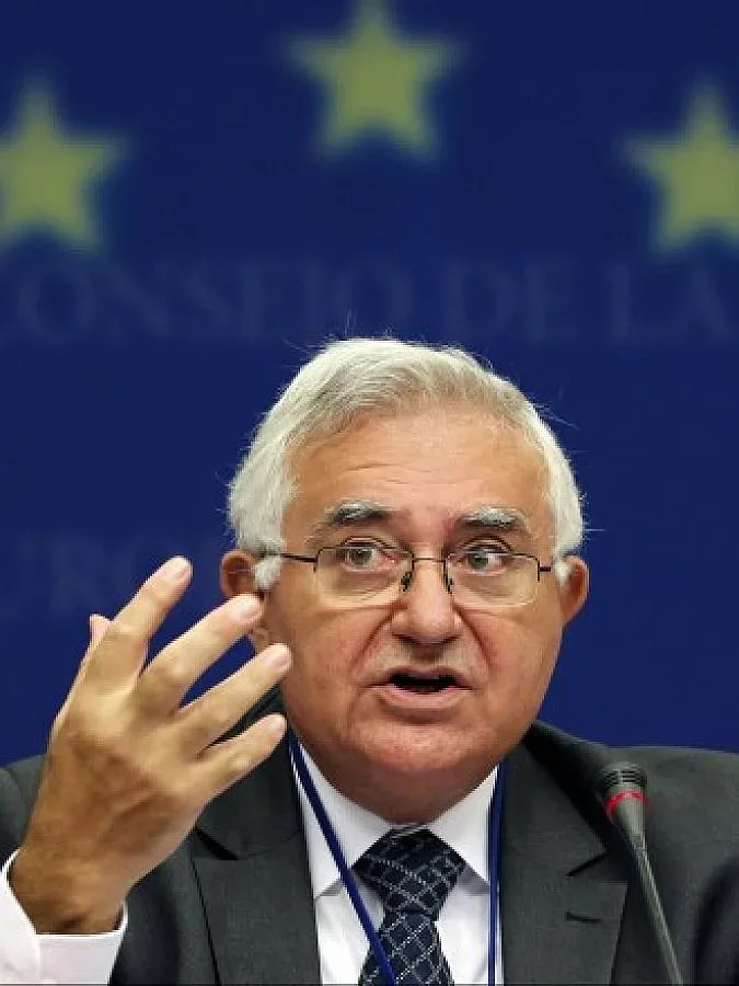 Здравният еврокомисар отрича да е подал оставка