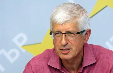 Овчаров: Пълнят бюджета с данък "лихви"