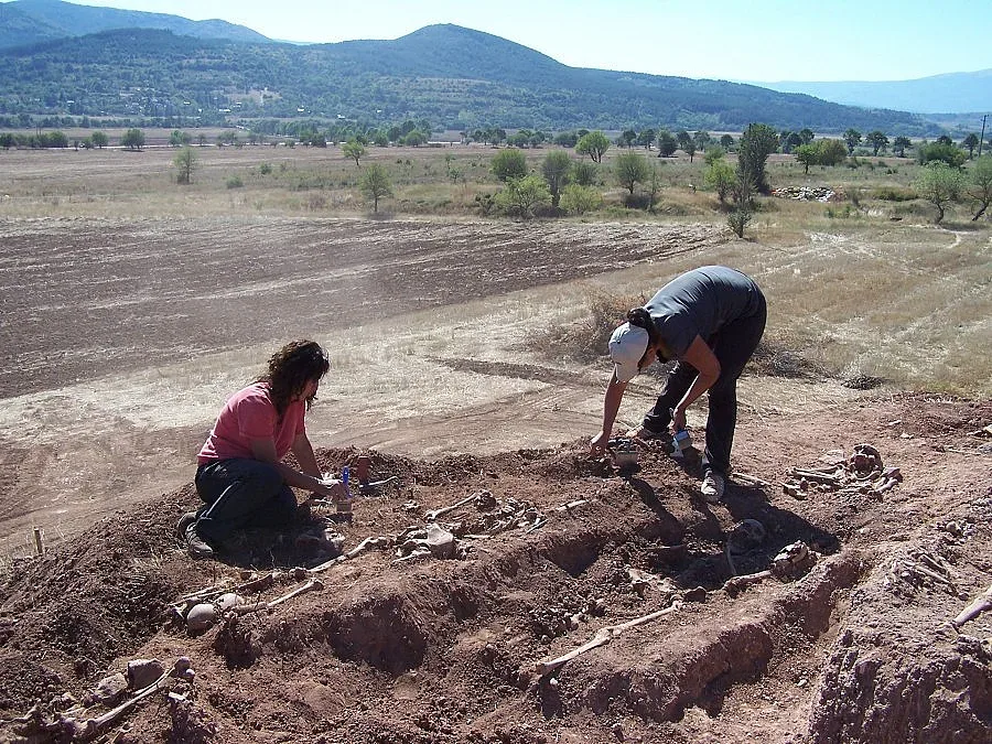 Любовниците край Трън гледат към ада     