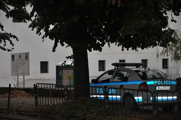 Отцепиха казарма заради снаряди