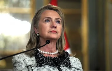 Клинтън пое отговорността за смъртта на US посланика в Бенгази