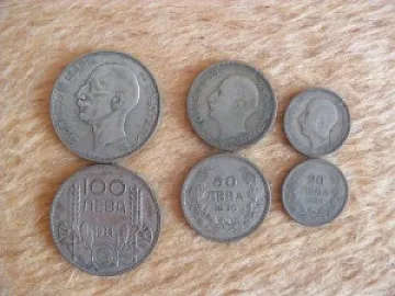 Крадци отмъкнаха златни зъби и царски монети