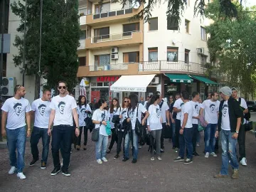 Изпратиха Нуши с шествие