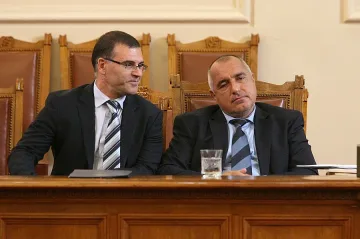 Дянков готви данък и за печалбата от борсата  