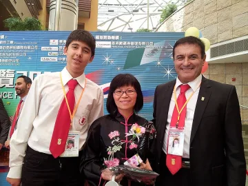 Наш математик с бронз в Хонконг    